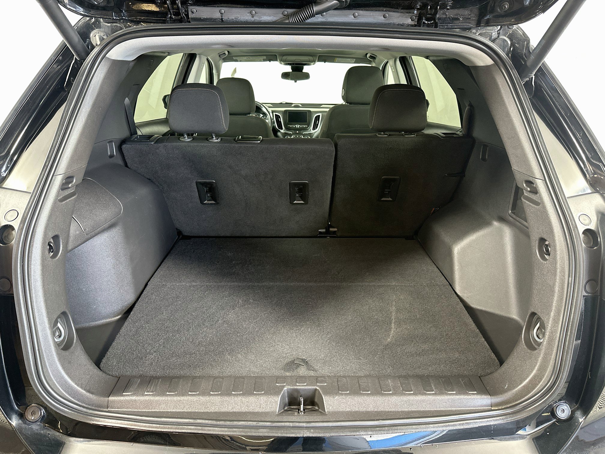 Used 2021 Chevrolet Equinox LT FWD image 24