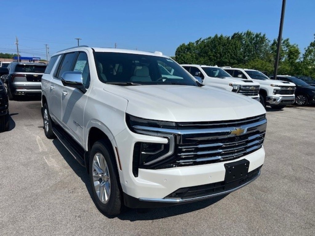 New 2025 Chevrolet Suburban Premier image 3