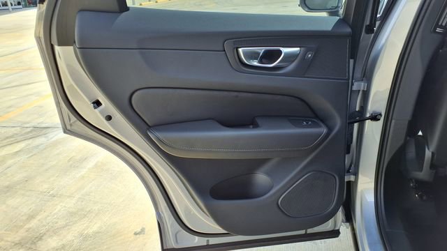 Certified 2023 Volvo XC60 B5 Ultimate w/ Climate Package FWD image 17