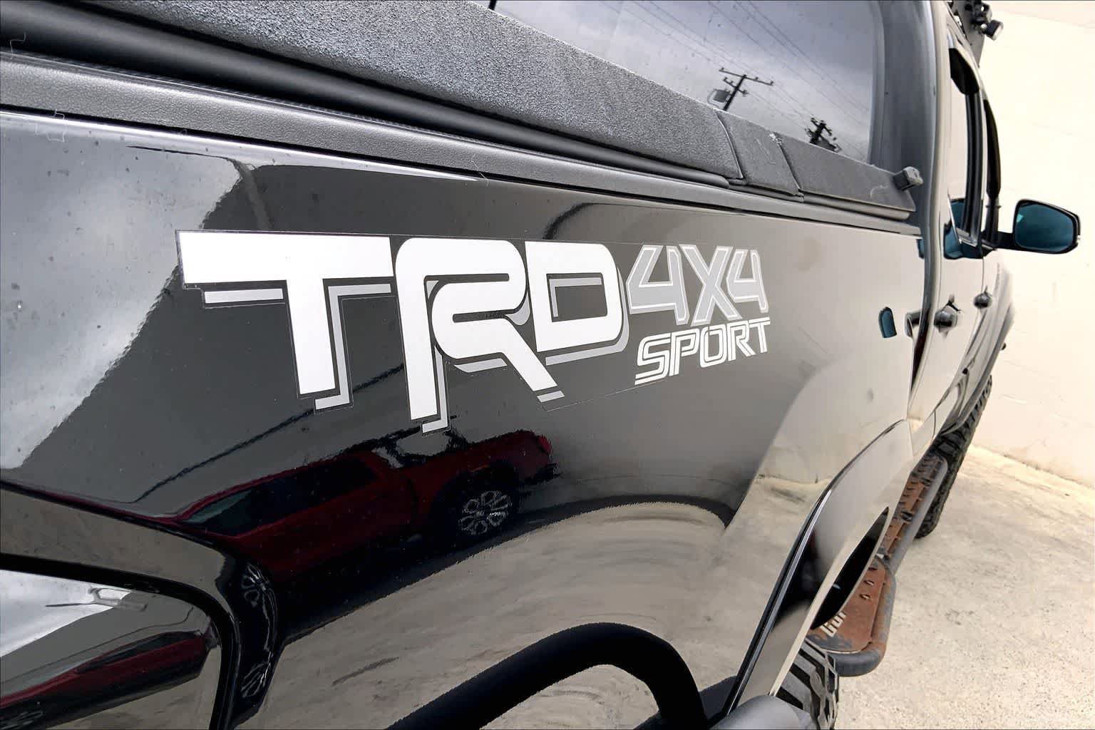Used 2022 Toyota Tacoma 4x4 Double Cab image 8