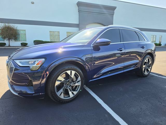 Used 2022 Audi e-tron Premium w/ Towing Package AWD/4WD image 14