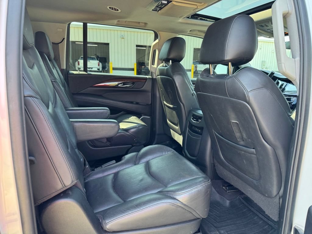 Used 2020 Cadillac Escalade ESV Premium Luxury AWD/4WD image 14