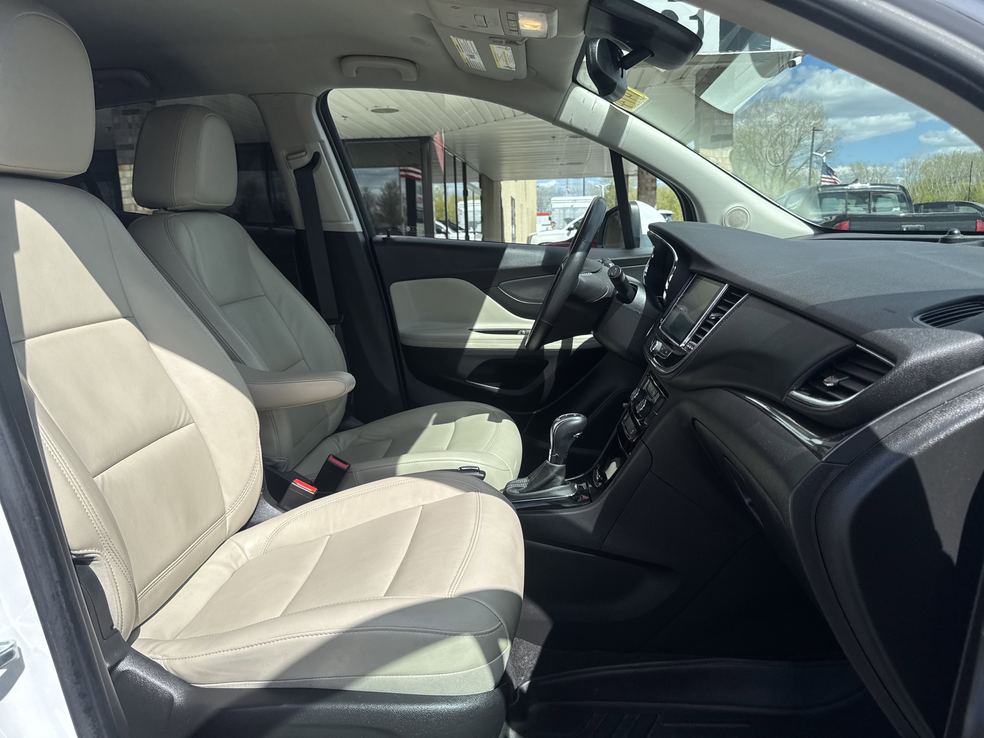 Used 2017 Buick Encore Essence AWD/4WD image 27