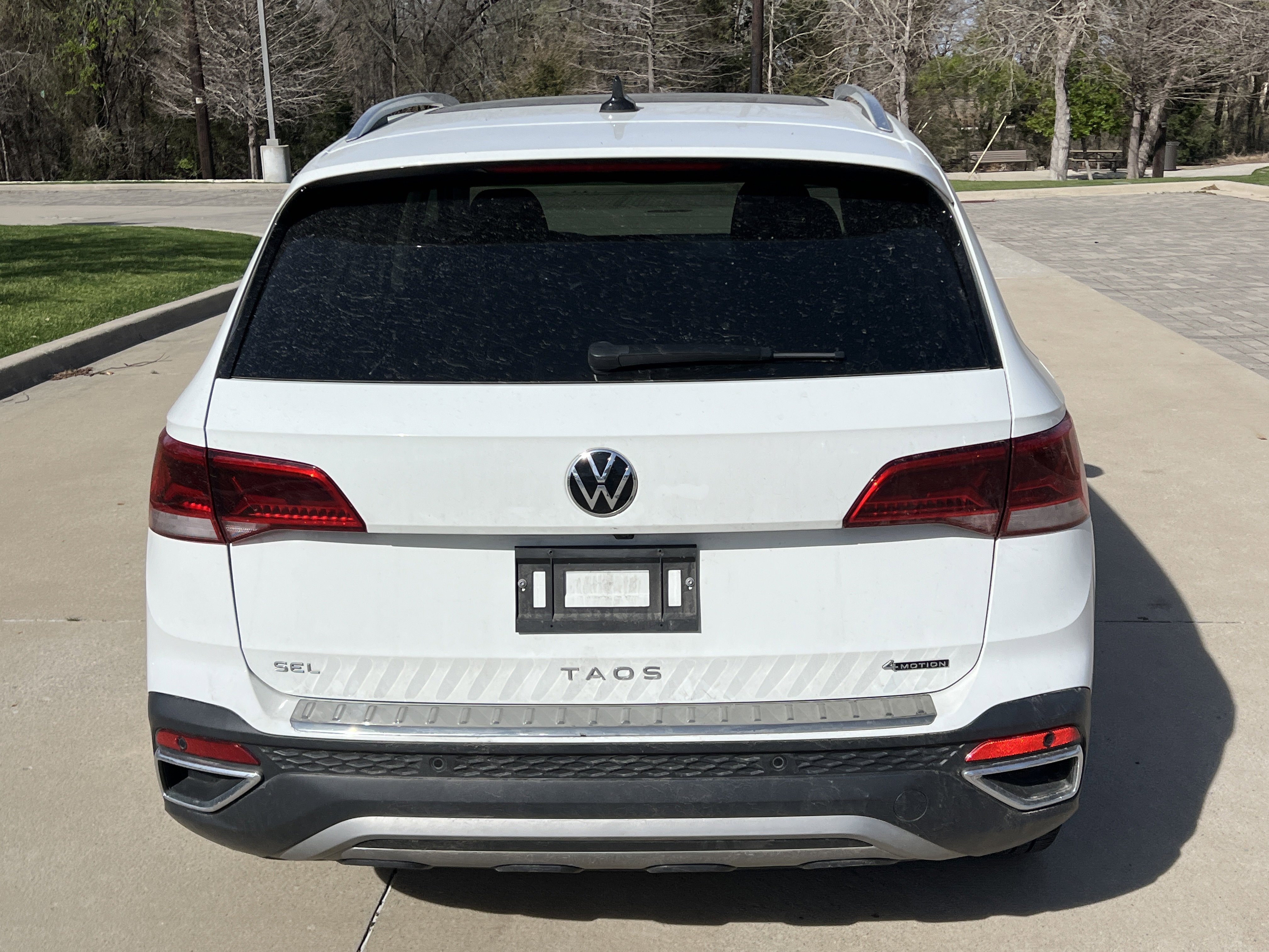 Certified 2023 Volkswagen Taos SEL image 9