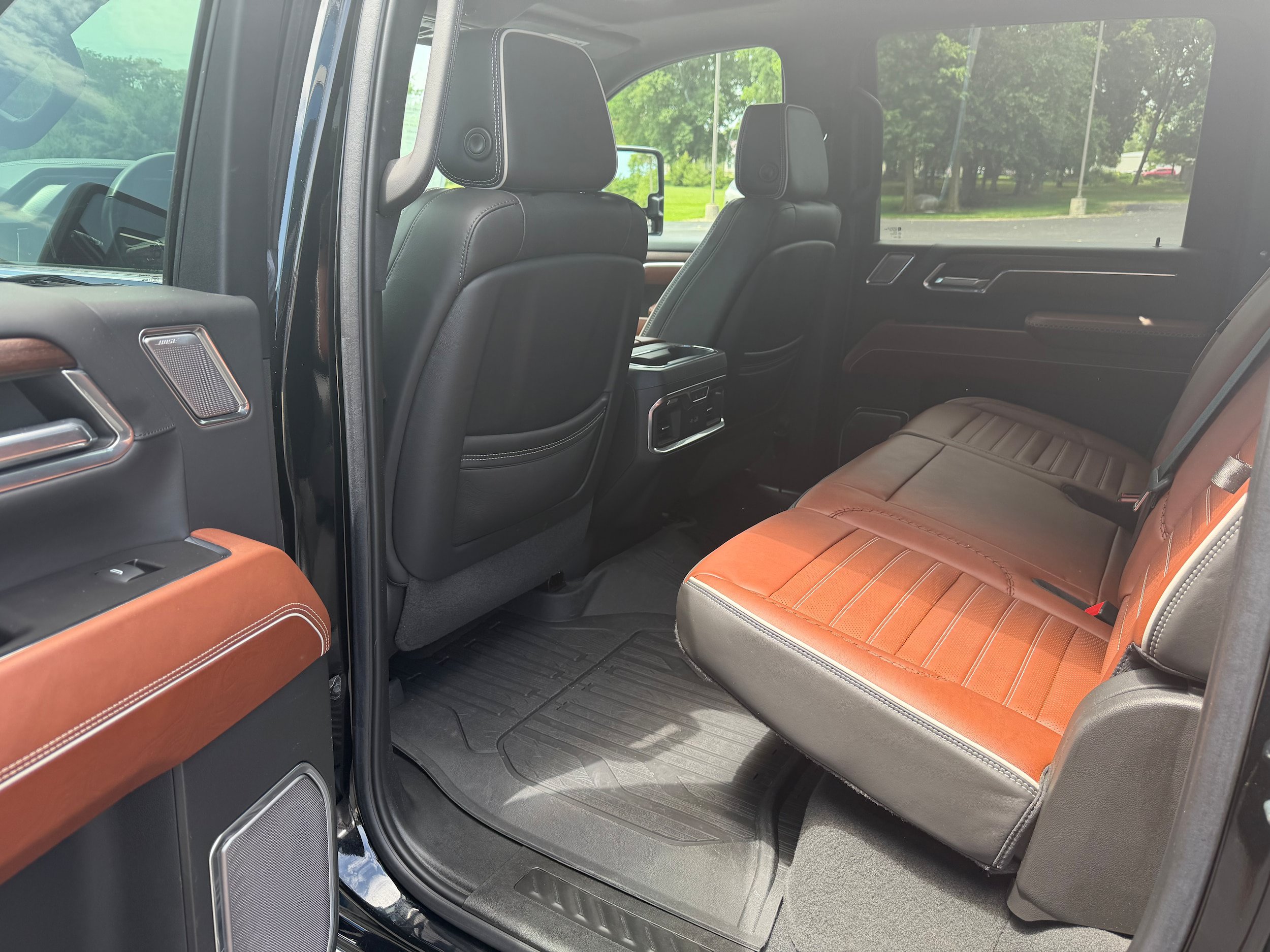 Used 2024 GMC Sierra 2500 Denali Ultimate w/ Max Trailering Package AWD/4WD image 26