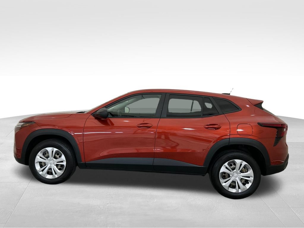 Used 2024 Chevrolet Trax LS w/ Driver Confidence Package FWD video 2