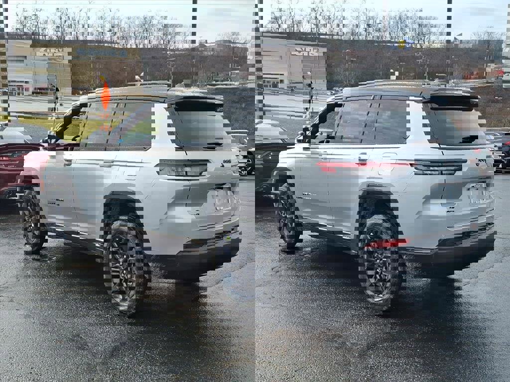 New 2025 Jeep Grand Cherokee L Limited image 3