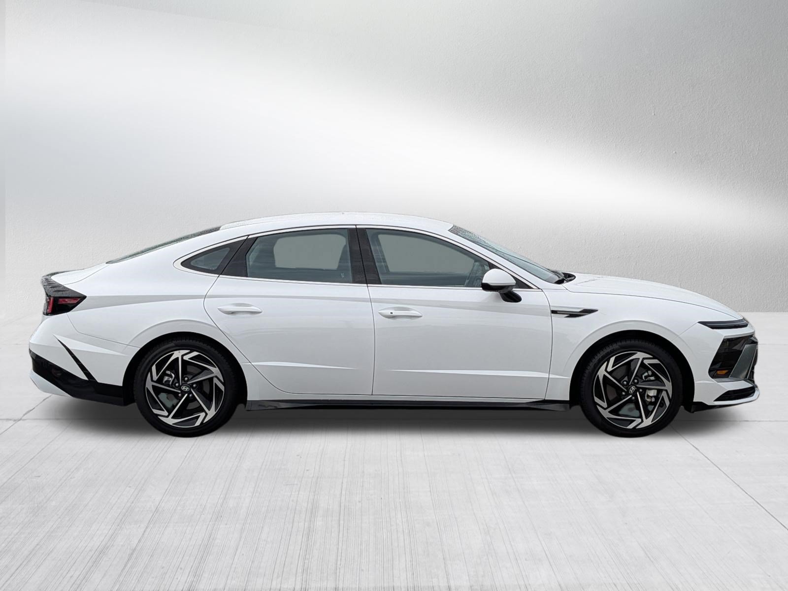Certified 2026 Hyundai Sonata SEL AWD/4WD image 8