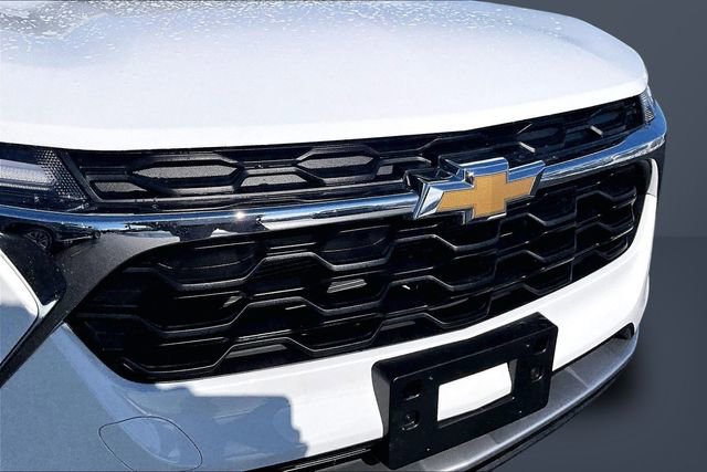 Used 2025 Chevrolet Trax LT w/ Driver Confidence Package image 27