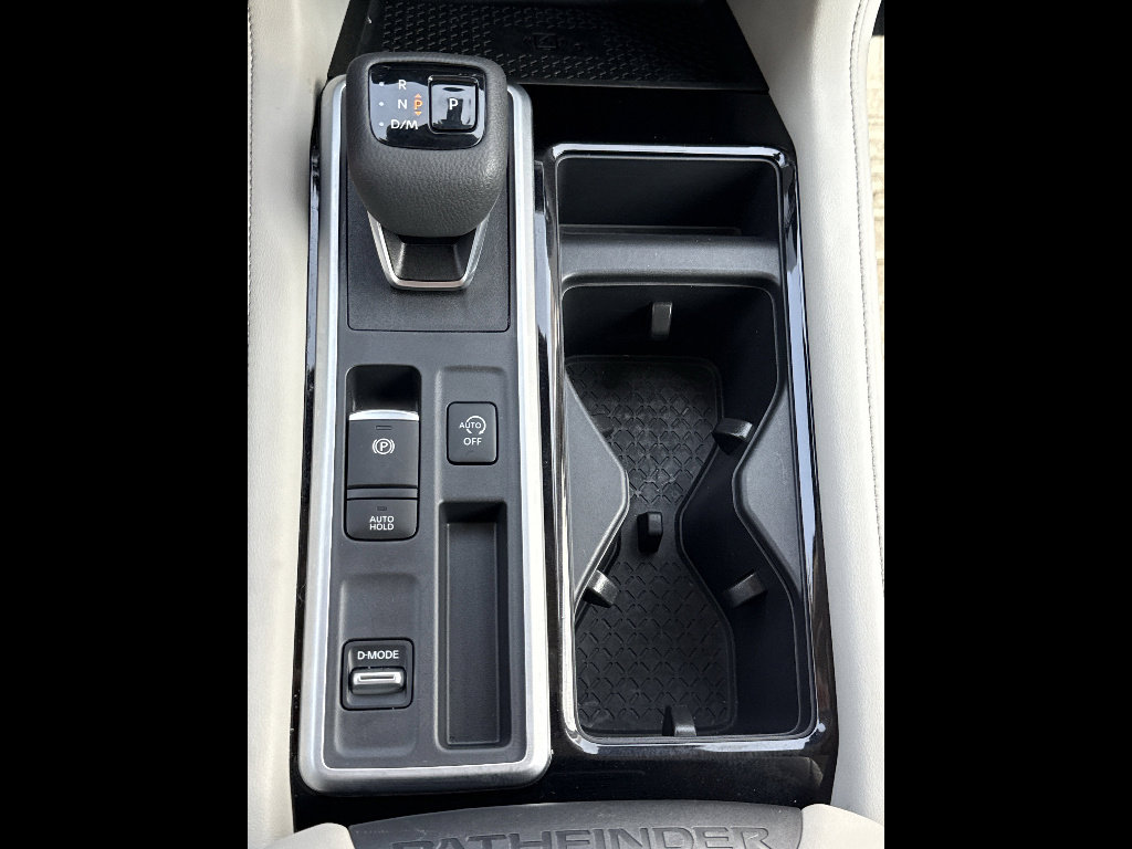 Used 2024 Nissan Pathfinder SL w/ SL Premium Package FWD image 26
