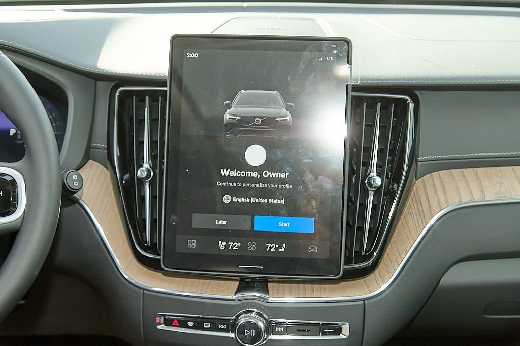 New 2026 Volvo XC60 B5 Ultra w/ Protection Package Premier image 24