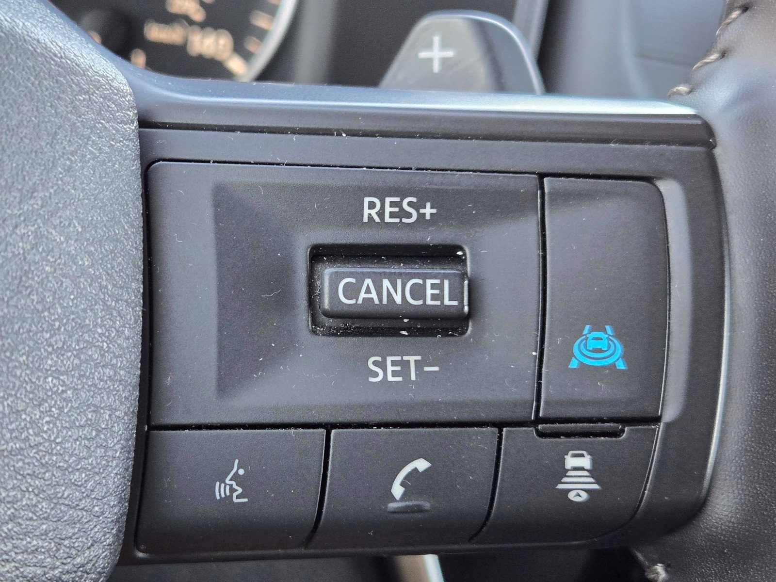 Used 2025 Nissan Rogue SV FWD image 23