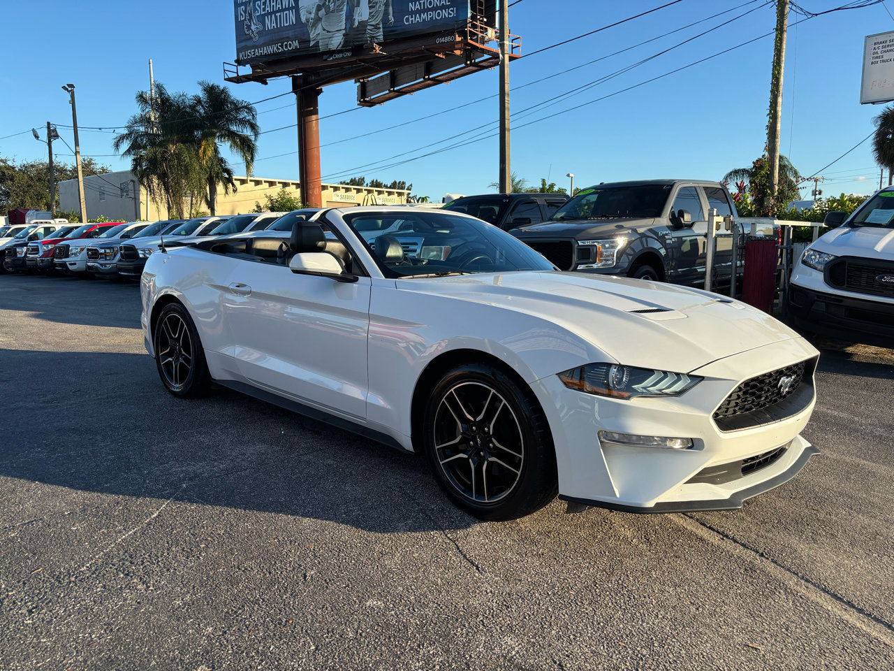 Used 2023 Ford Mustang Premium image 3