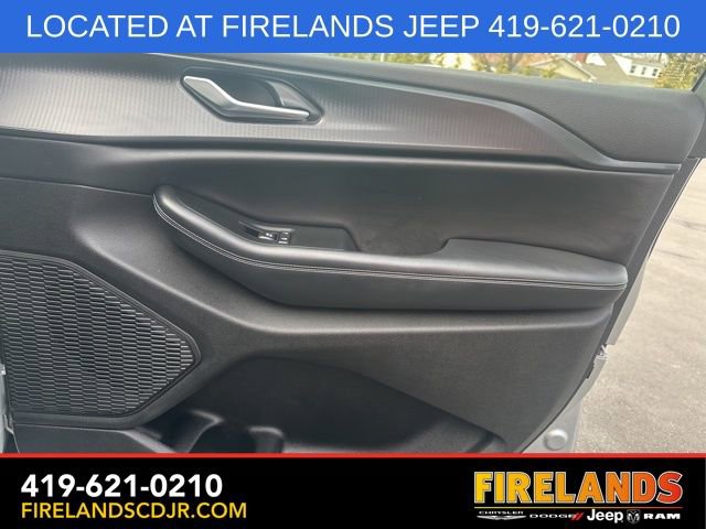 Used 2023 Jeep Grand Cherokee L Laredo image 18