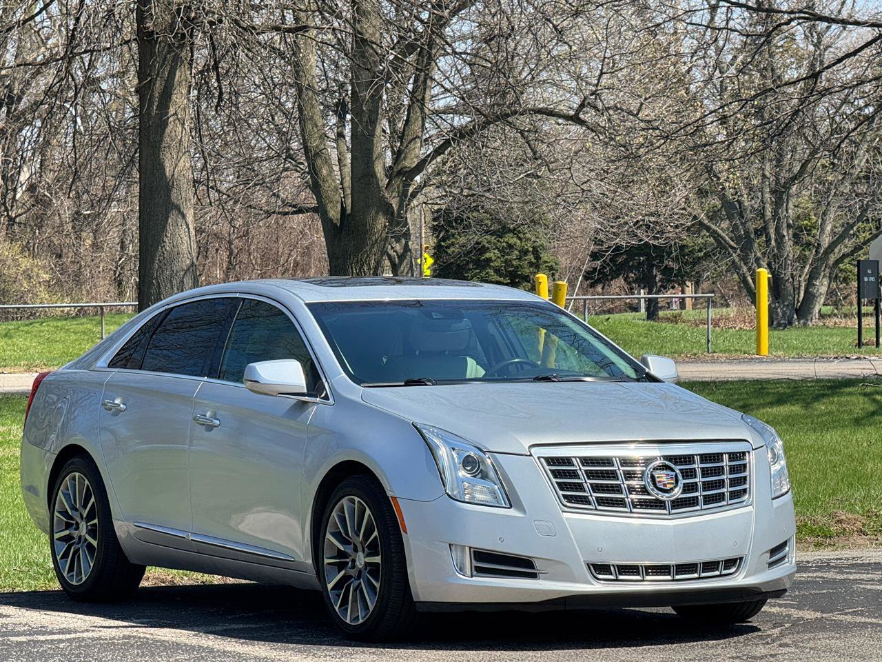 Used 2014 Cadillac XTS Premium image 2