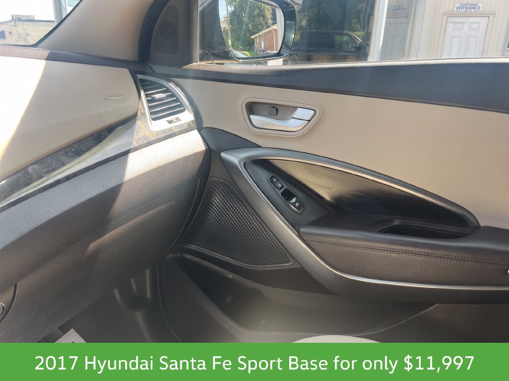 Used 2017 Hyundai Santa Fe Sport FWD image 23