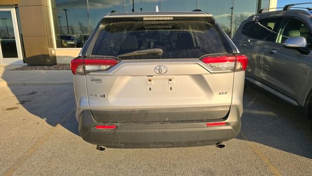 Used 2019 Toyota RAV4 XLE image 6