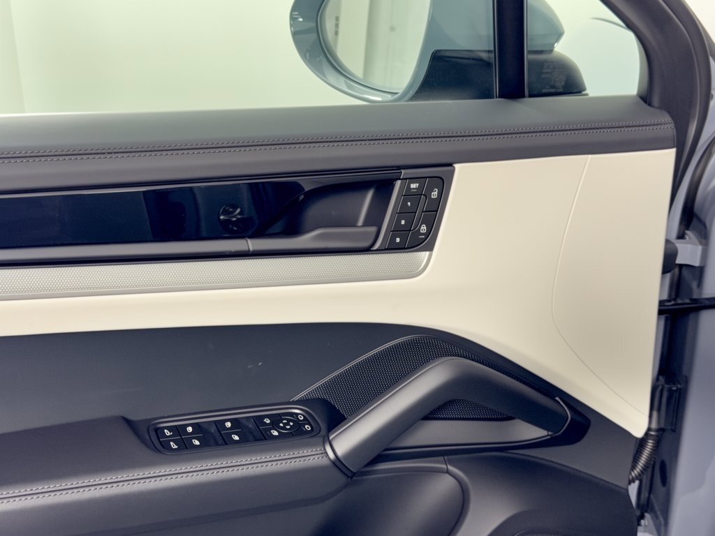 New 2026 Porsche Cayenne S AWD/4WD image 15