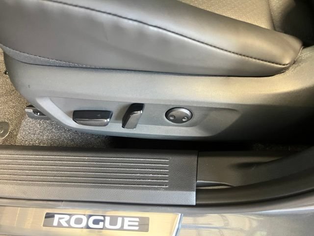 New 2026 Nissan Rogue Dark Armor FWD image 10