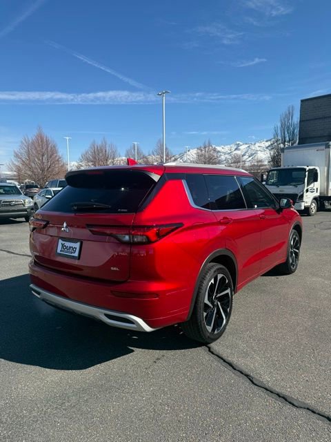 Used 2024 Mitsubishi Outlander SEL image 2
