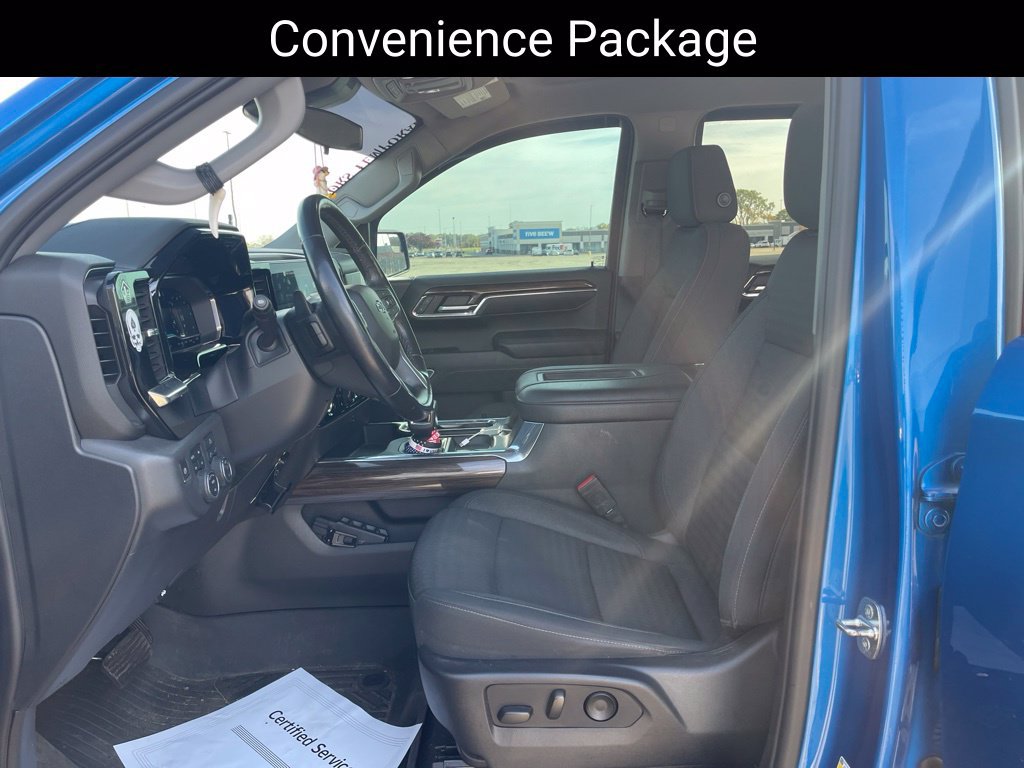 Used 2022 Chevrolet Silverado 1500 RST w/ Z71 Off-Road Package AWD/4WD image 12