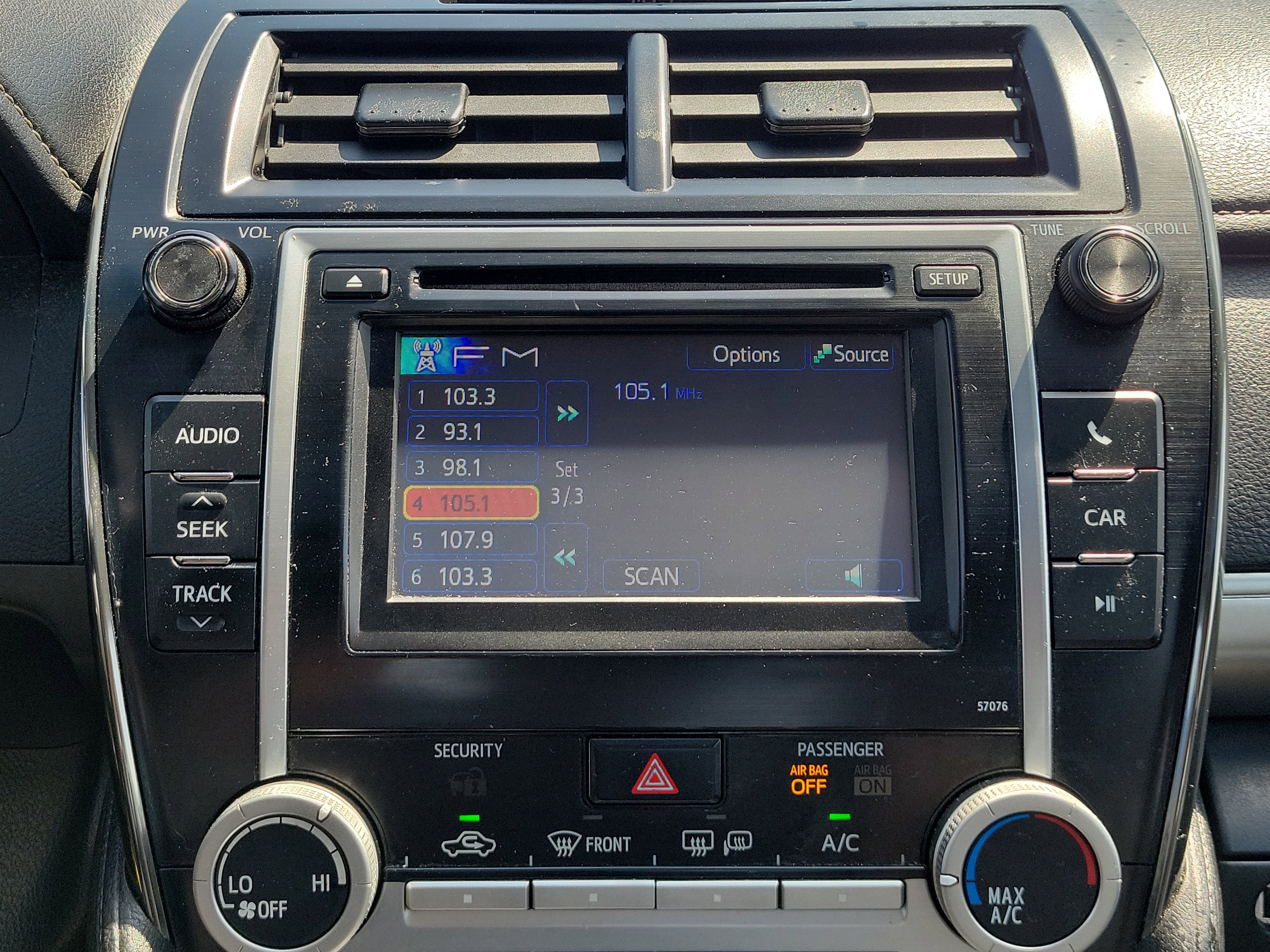 Used 2014 Toyota Camry SE image 26