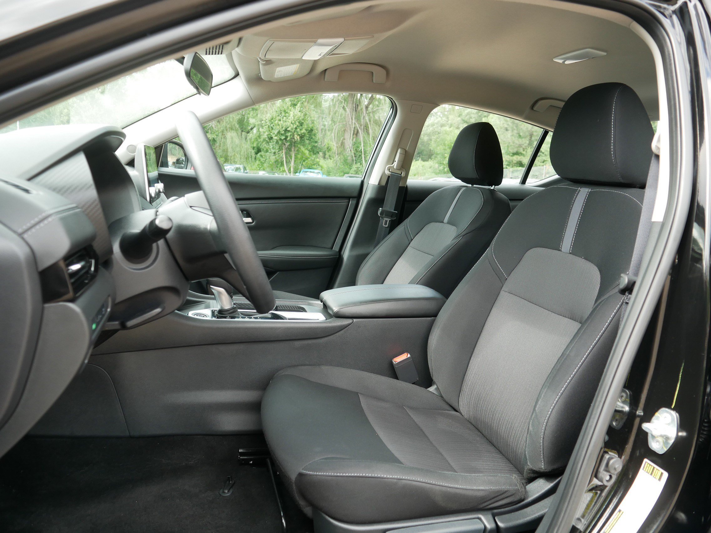 Certified 2023 Nissan Sentra SV FWD image 33