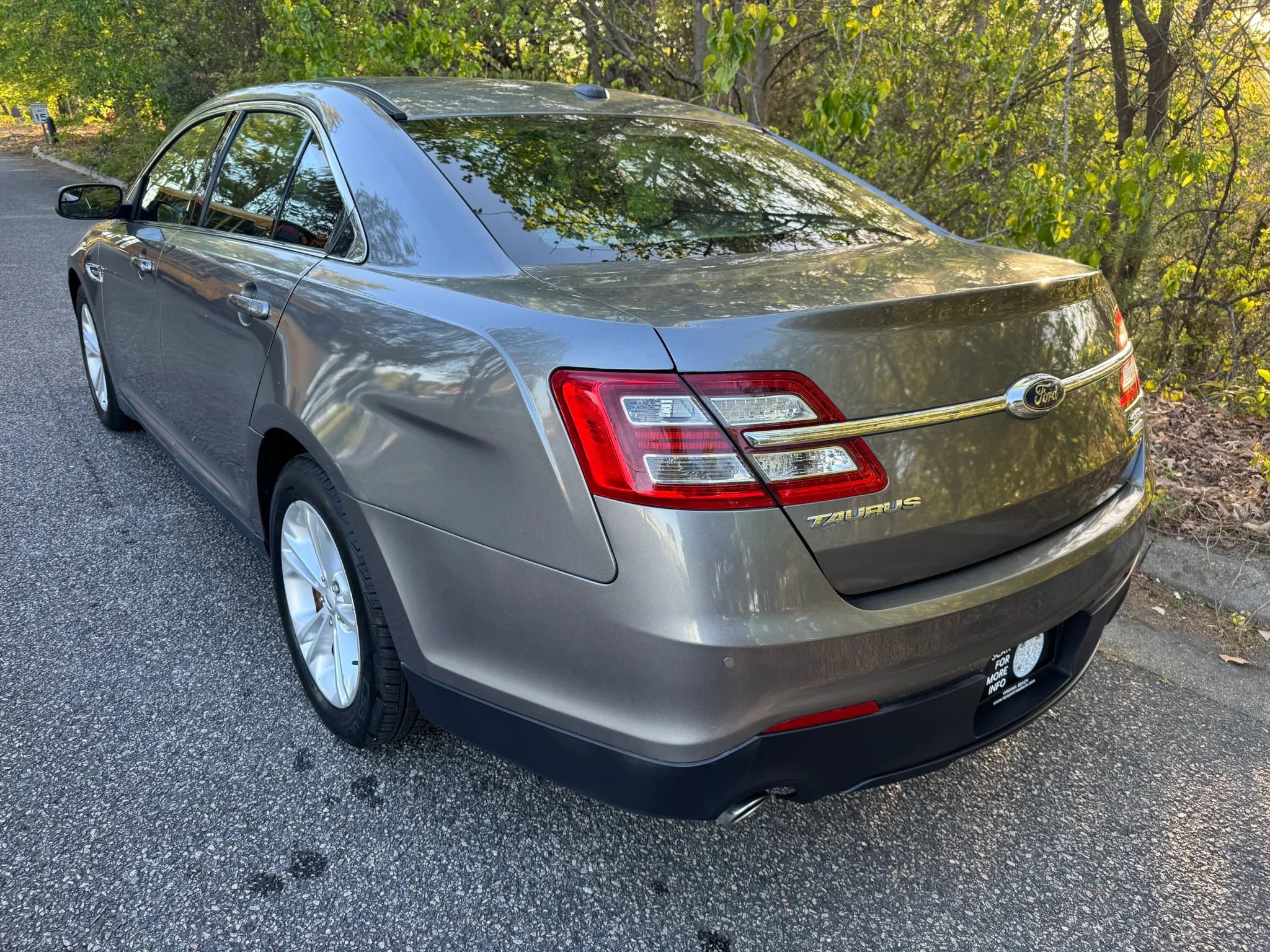 Used 2014 Ford Taurus SEL w/ Equipment Group 201A image 6