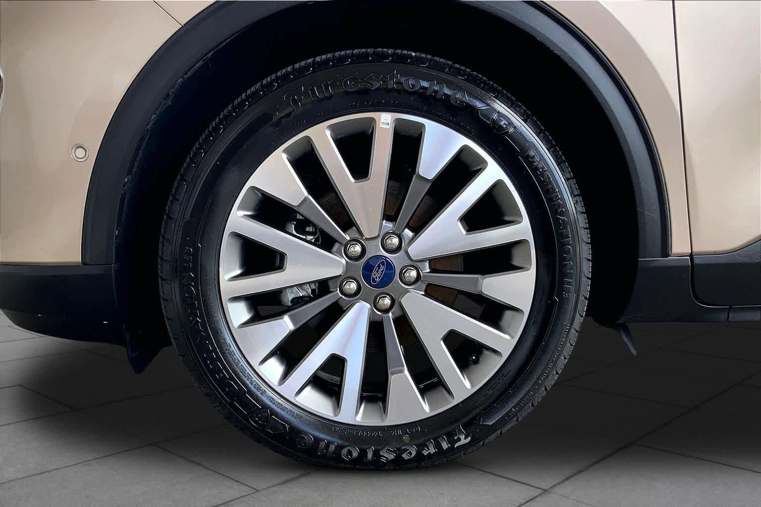 Used 2020 Ford Escape Titanium AWD/4WD image 13