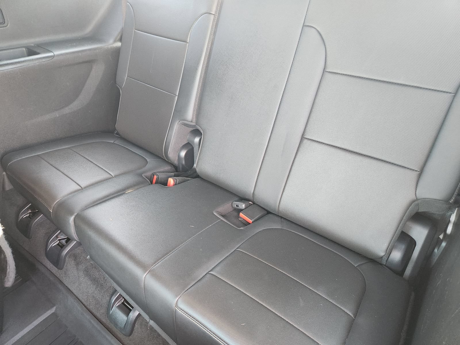 Used 2023 Chevrolet Traverse Premier w/ Redline Edition FWD image 34