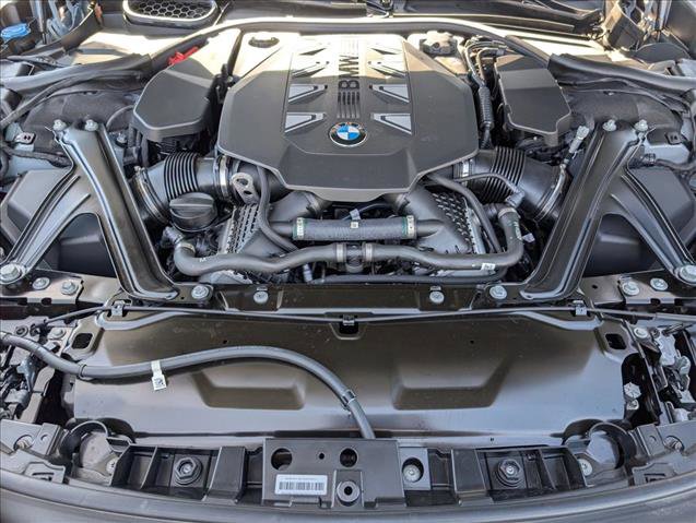 Used 2025 BMW 760i xDrive w/ Executive Package image 25