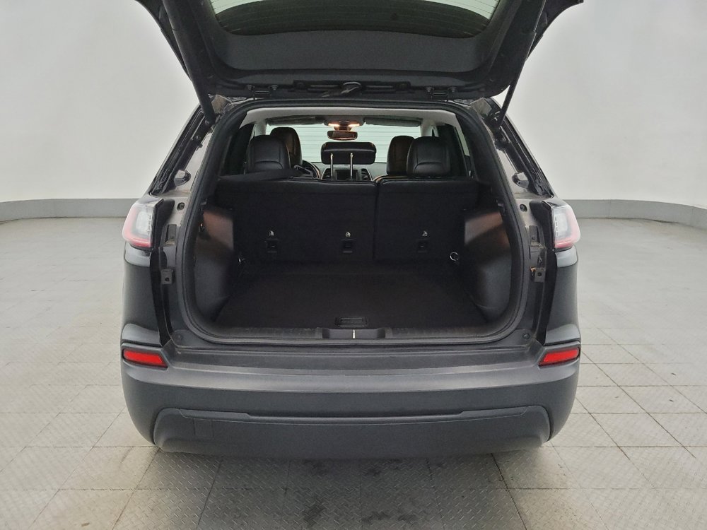 Used 2019 Jeep Cherokee Latitude Plus w/ Comfort/Convenience Group image 29