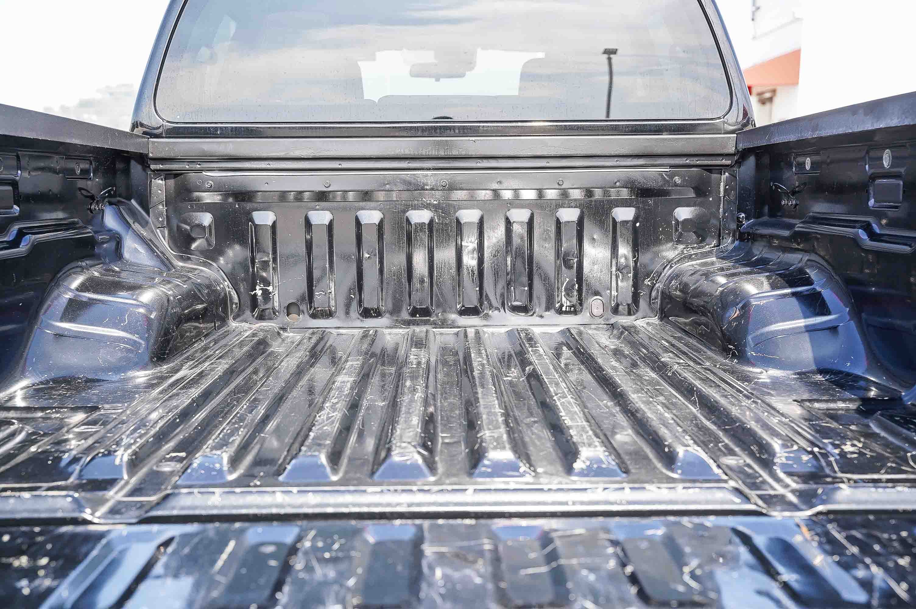 Used 2023 Nissan Frontier SV image 27