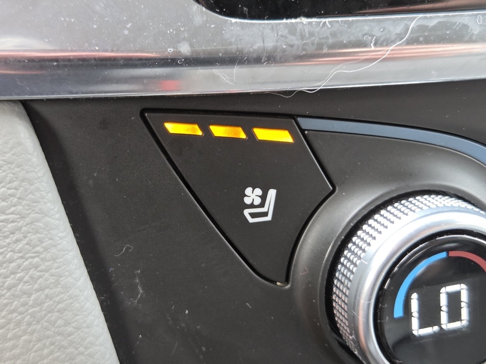 Used 2021 Chevrolet Traverse Premier AWD/4WD image 6