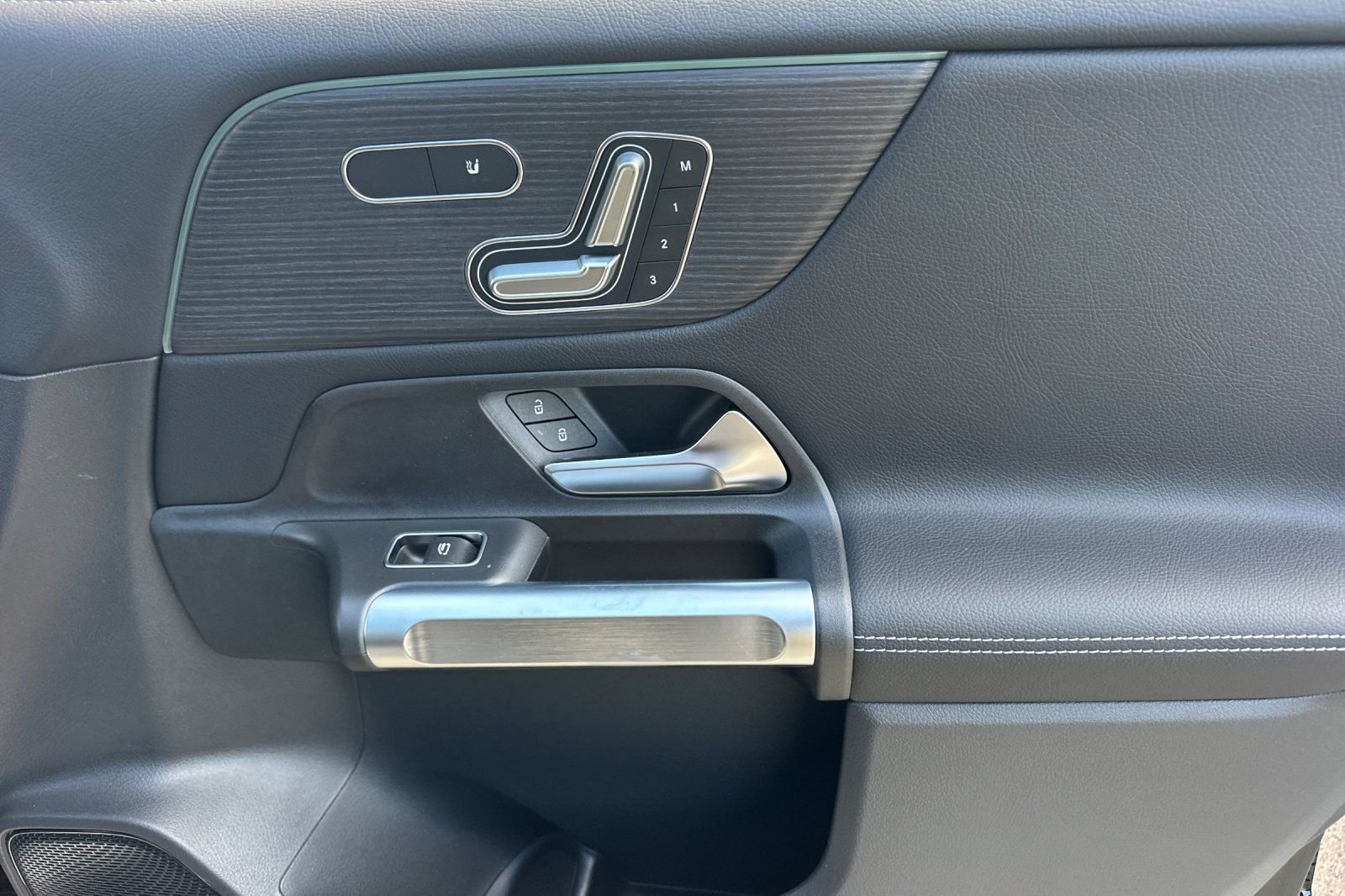 New 2026 Mercedes-Benz GLB 250 image 33