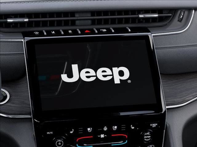 New 2025 Jeep Grand Cherokee Overland w/ Luxury Tech Group IV AWD/4WD image 18