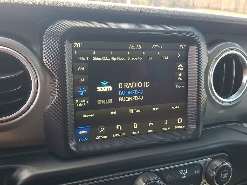 Used 2022 Jeep Wrangler Unlimited Sahara image 16