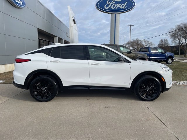 Used 2025 Buick Envista Sport Touring image 16