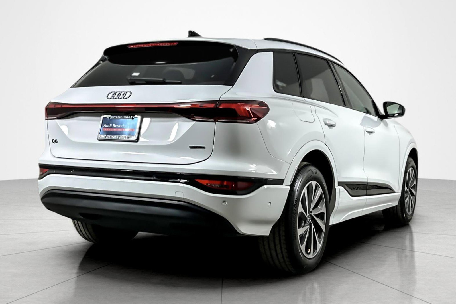 Used 2025 Audi Q6 e-tron Premium w/ Convenience Package image 5