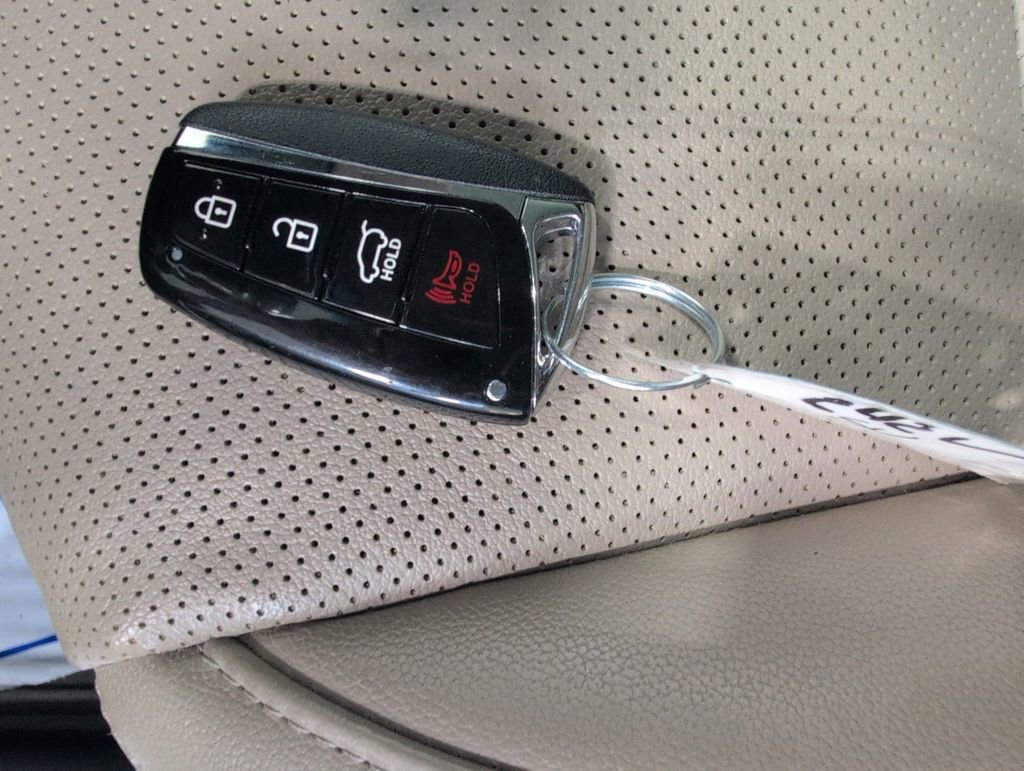 Used 2015 Hyundai Santa Fe GLS w/ Option Group 03 AWD/4WD image 30