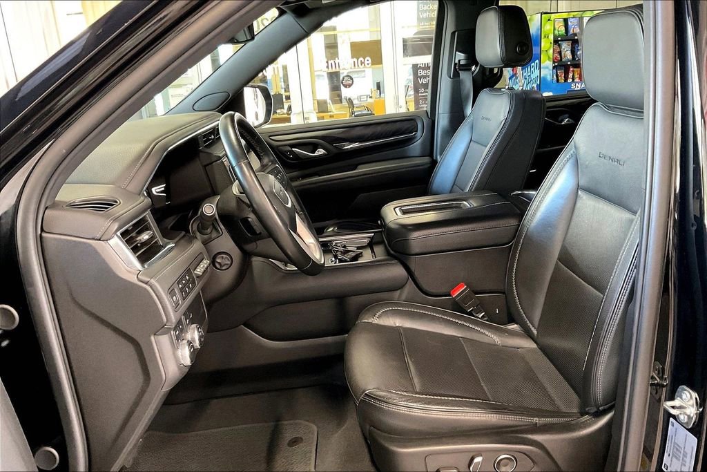 Used 2024 GMC Yukon XL Denali image 3