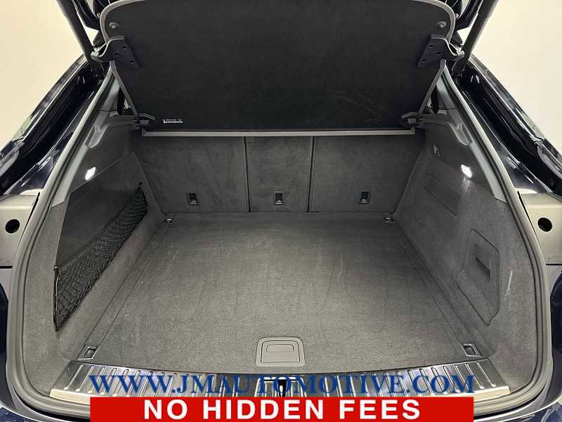 Used 2023 Porsche Cayenne Platinum Edition image 16