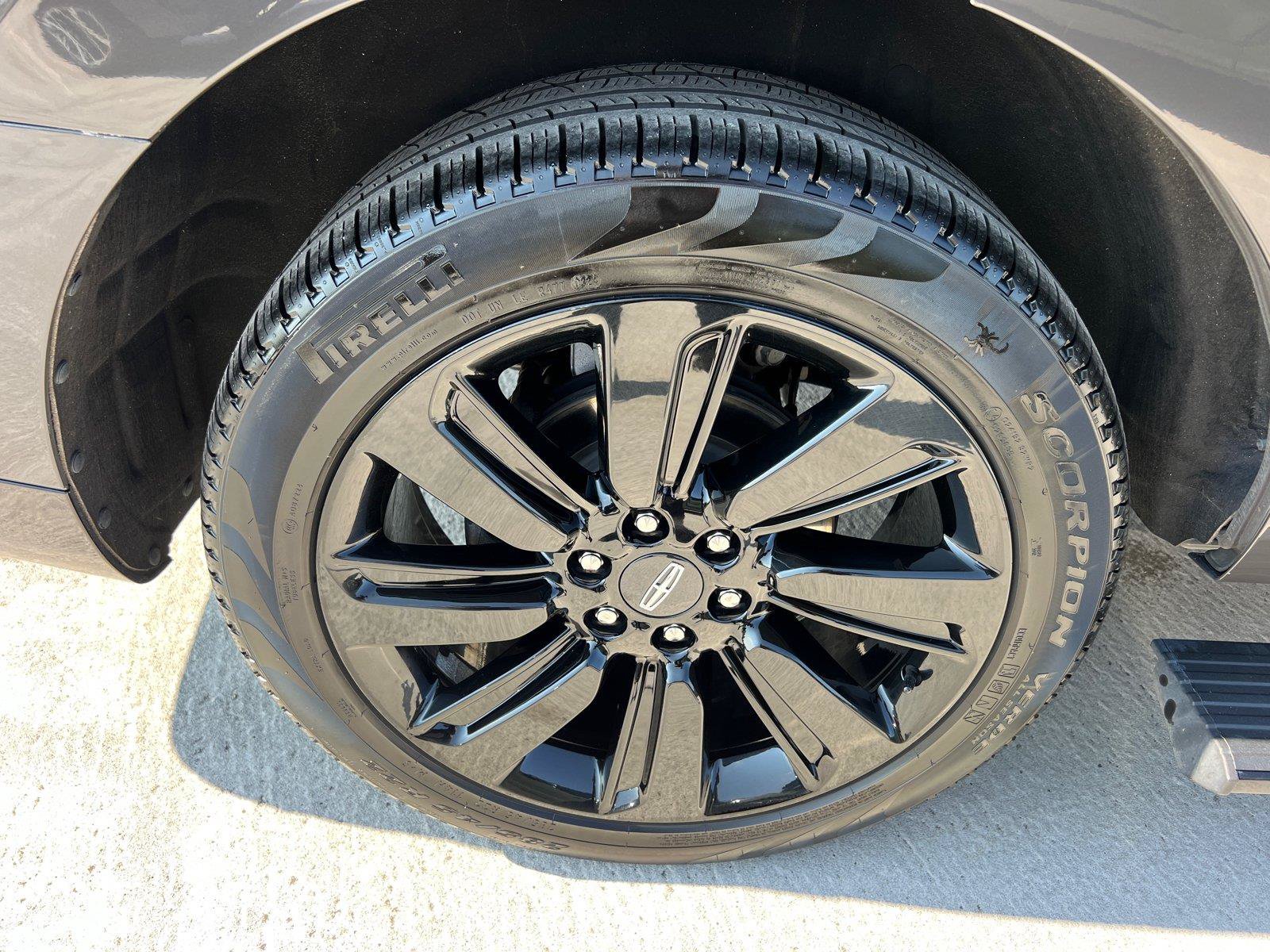 Used 2024 Lincoln Navigator Black Label AWD/4WD image 17