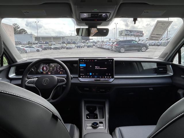 New 2026 Volkswagen Tiguan SE FWD image 14