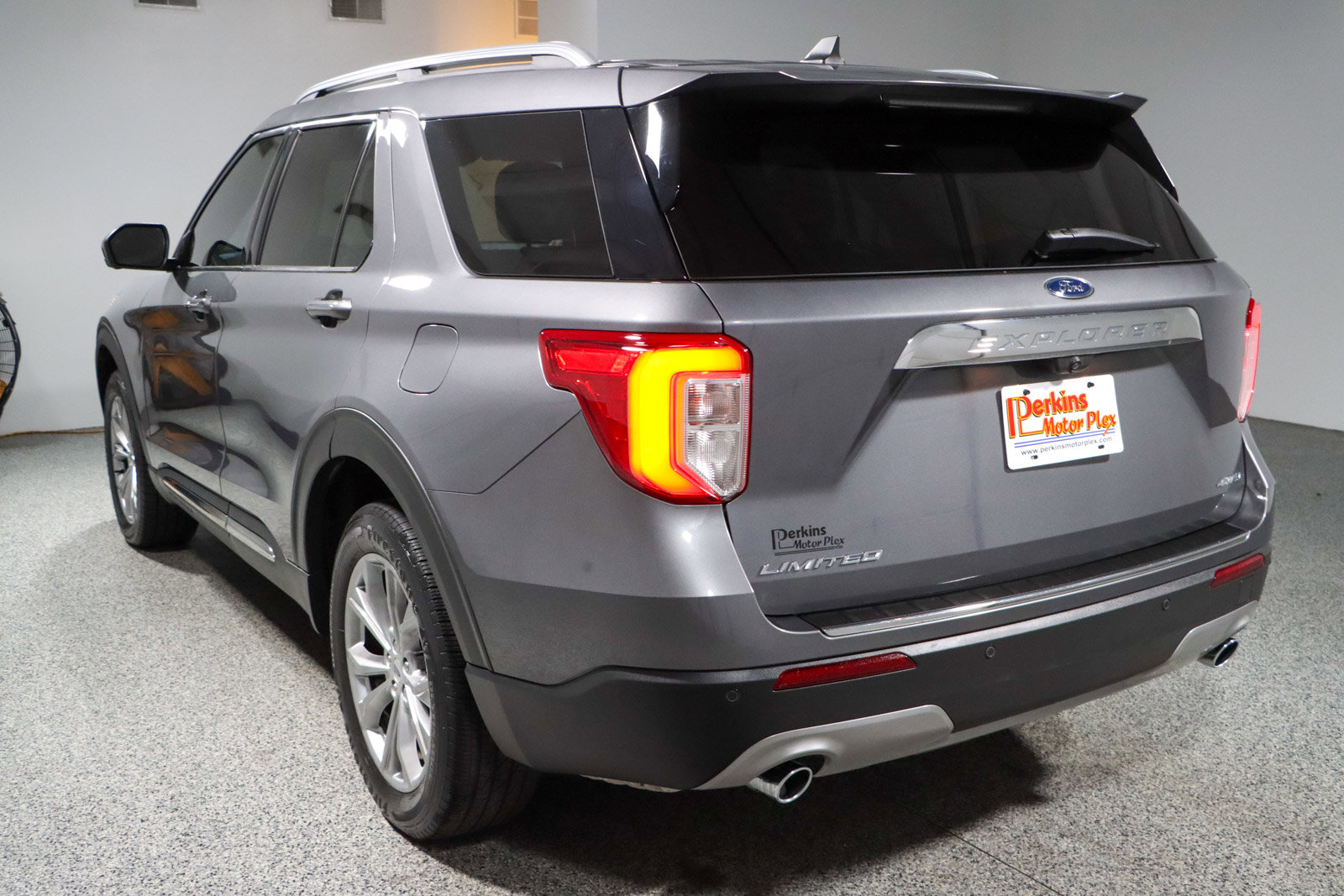 Used 2022 Ford Explorer Limited image 9