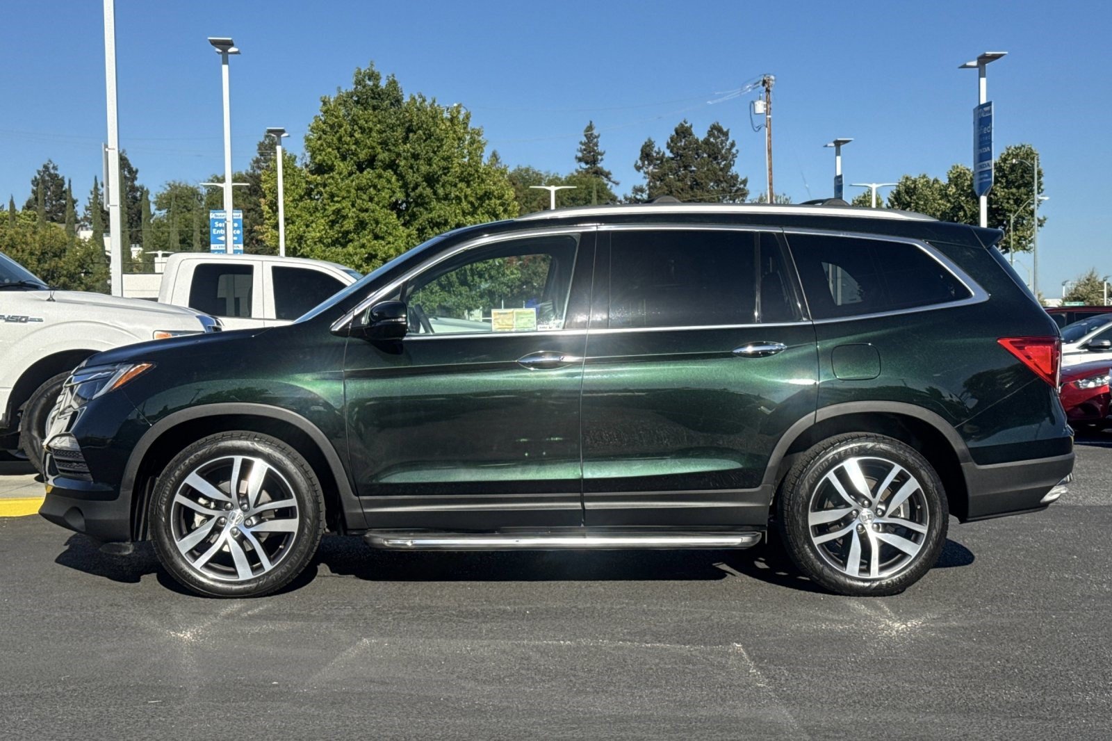 Used 2016 Honda Pilot Touring image 2
