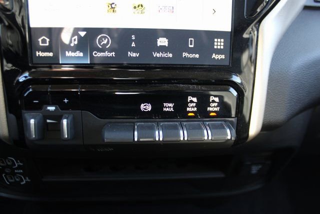Used 2024 RAM 2500 Laramie w/ Safety Group AWD/4WD image 26