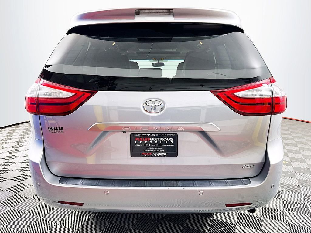 Used 2015 Toyota Sienna XLE Premium image 6