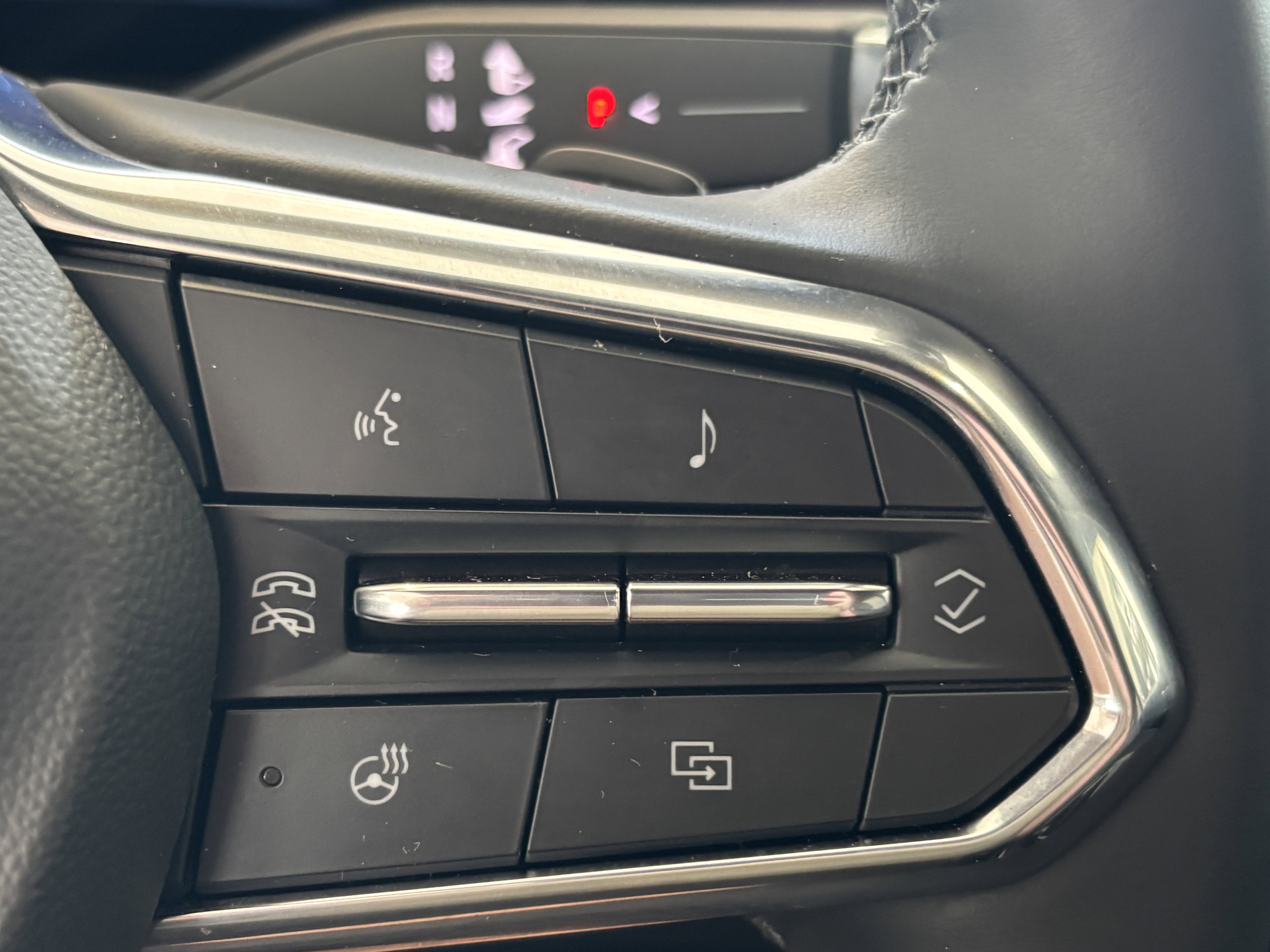 Used 2025 Chevrolet Equinox LT w/ Convenience Package II FWD image 11
