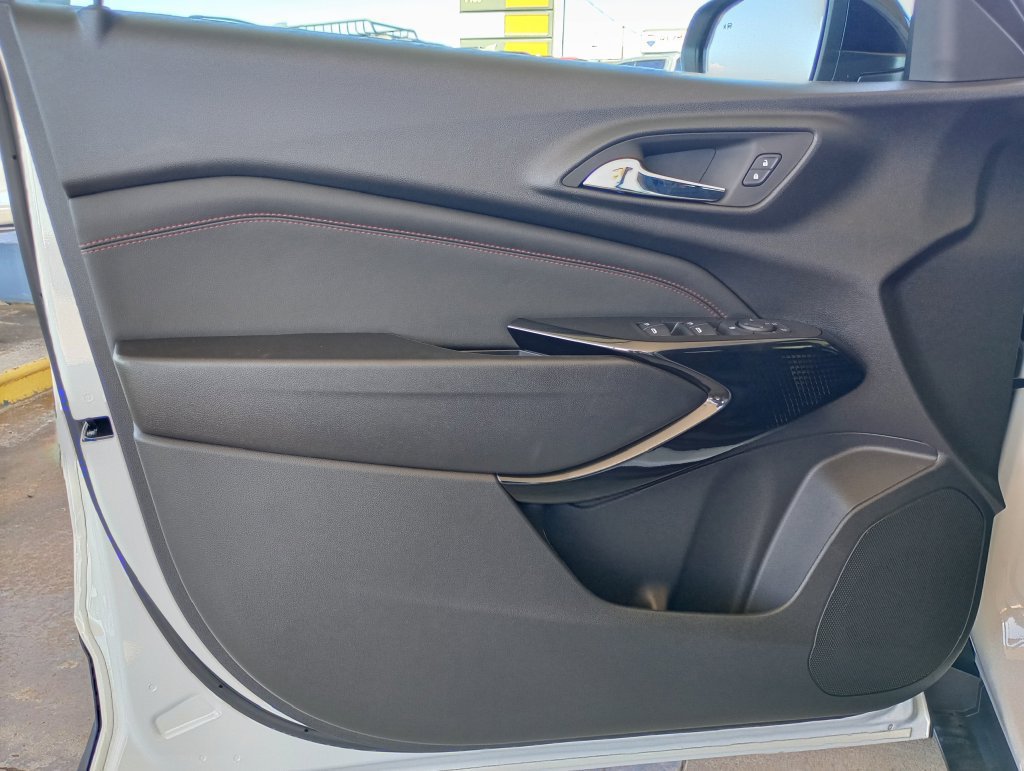 New 2026 Chevrolet Trax RS w/ Driver Confidence Package FWD image 12